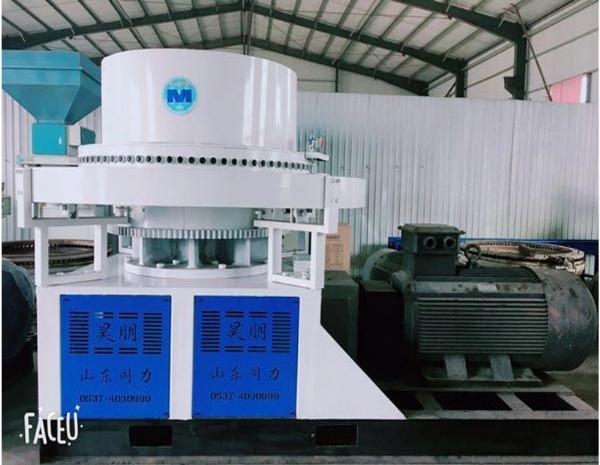 稭稈壓(yā)塊機