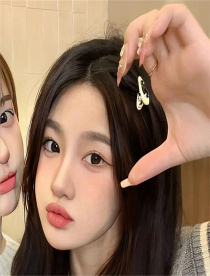 日韩国产卡一卡二卡三卡四_搞笑一家人国语在线观看_青青子衿在线观看